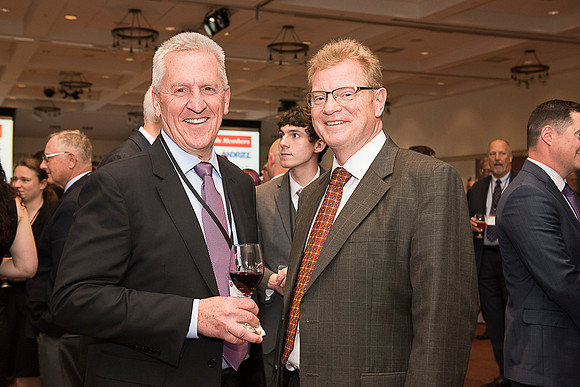 2019 PS&E Banquet 048 _ME47673 pre-dinner gathering