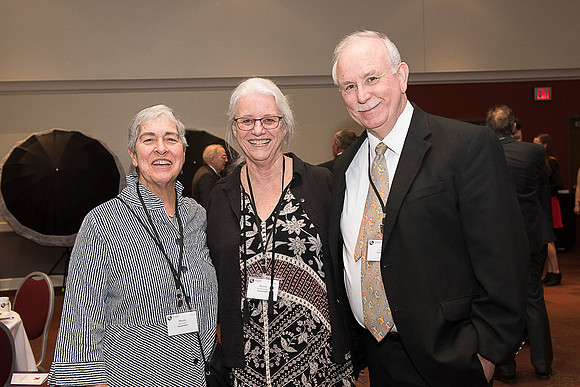 2019 PS&E Banquet 099 _ME47726 pre-dinner gathering