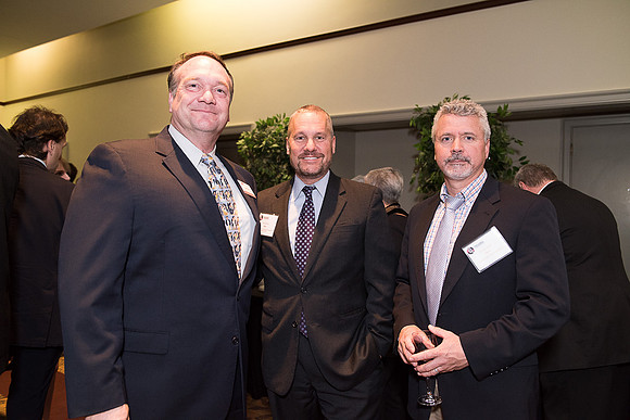 2016 PS&E Banquet 042 _ME44676 pre-dinner gathering