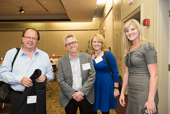 2017 PS&E Banquet 029 _ME44928 pre-dinner gathering