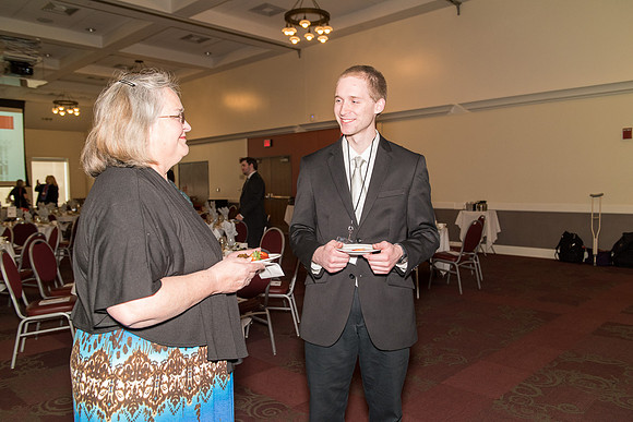 2018 PS&E Banquet 007 _ME44898 pre-dinner gathering