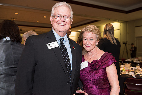 2016 PS&E Banquet 038 _ME44672 pre-dinner gathering