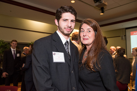 2016 PS&E Banquet 062 _ME44687 pre-dinner gathering