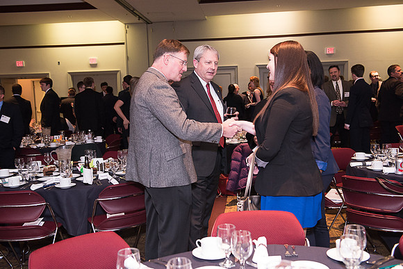 2016 PS&E Banquet 021 _ME44652 pre-dinner gathering