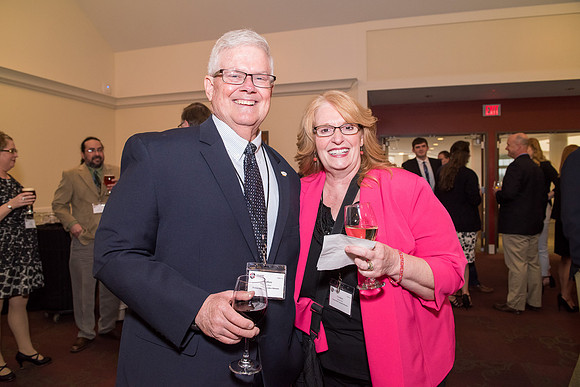 2018 PS&E Banquet 098 _ME44975 pre-dinner gathering