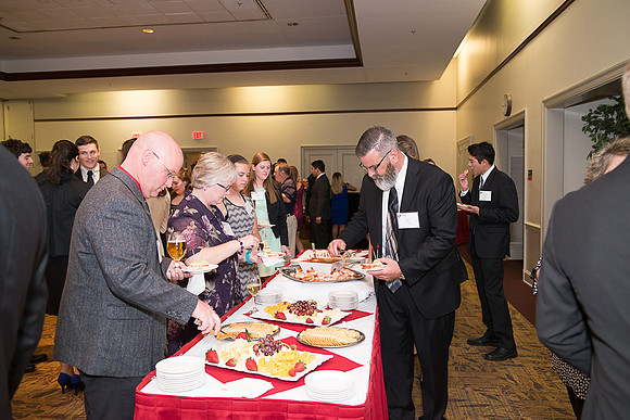 2017 PS&E Banquet 012 _ME30324 pre-dinner gathering