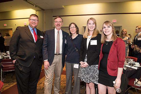 2016 PS&E Banquet 061 _ME44686 pre-dinner gathering