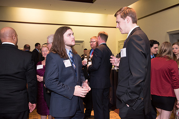 2016 PS&E Banquet 036 _ME44670 pre-dinner gathering