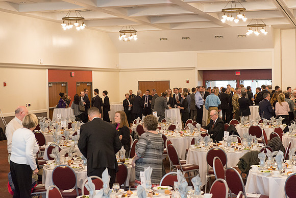 2018 PS&E Banquet 090 _ME38430 pre-dinner gathering