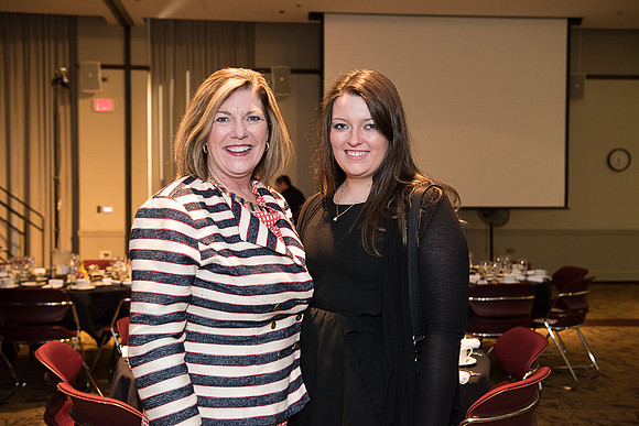 2016 PS&E Banquet 009 _ME44640 pre-dinner gathering