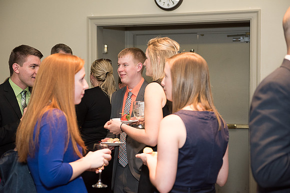 2017 PS&E Banquet 045 _ME44939 pre-dinner gathering