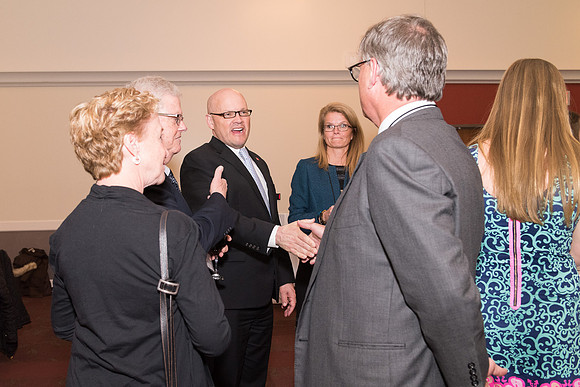 2018 PS&E Banquet 064 _ME44955 pre-dinner gathering