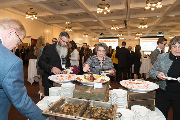 2018 PS&E Banquet 051 _ME38409 pre-dinner gathering