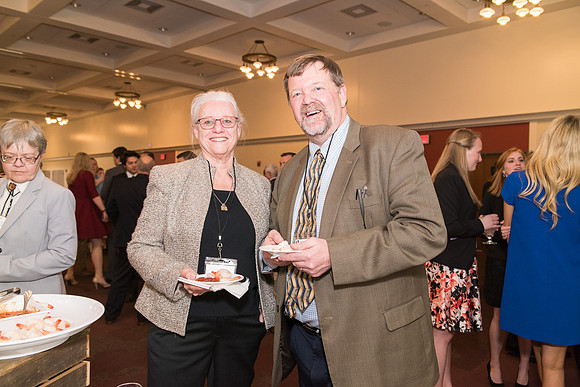 2018 PS&E Banquet 038 _ME44938 pre-dinner gathering