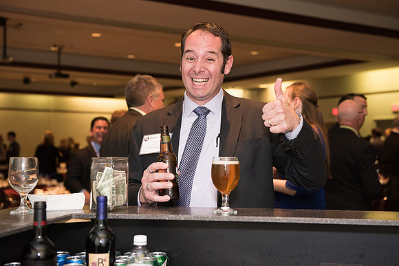 2016 PS&E Banquet 030 _ME44663 pre-dinner gathering