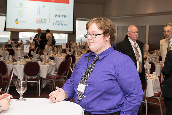 2019 PS&E Banquet 043 _ME37851 pre-dinner gathering