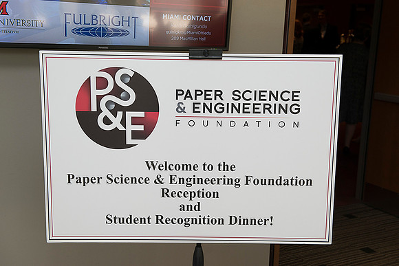 2019 PS&E Banquet 006 _ME37824 pre-dinner gathering