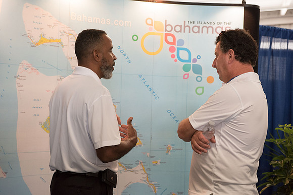 01 AirVenture 2016 Bahamas 017 _ME47644