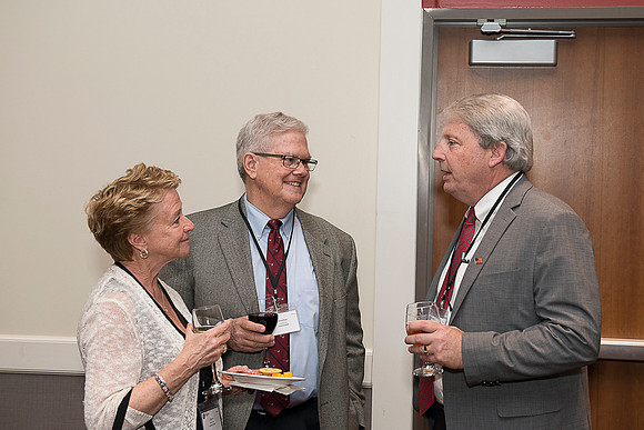 2019 PS&E Banquet 037 _ME37849 pre-dinner gathering