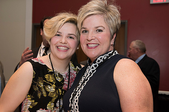 2019 PS&E Banquet 060 _ME47687 pre-dinner gathering