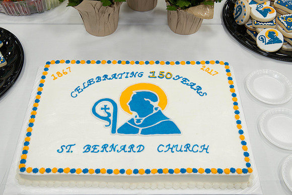 2016-08-20 Mass 047 _ME35667 150th Anniversary, Biship Binzer, Father Don, Mass, St. Bernard
