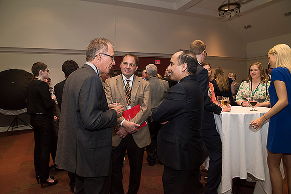 2019 PS&E Banquet 071 _ME47697 pre-dinner gathering