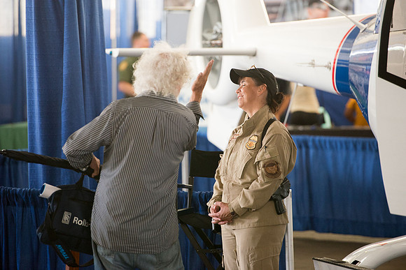 01 AirVenture 2016 Bahamas 034 _ME35471
