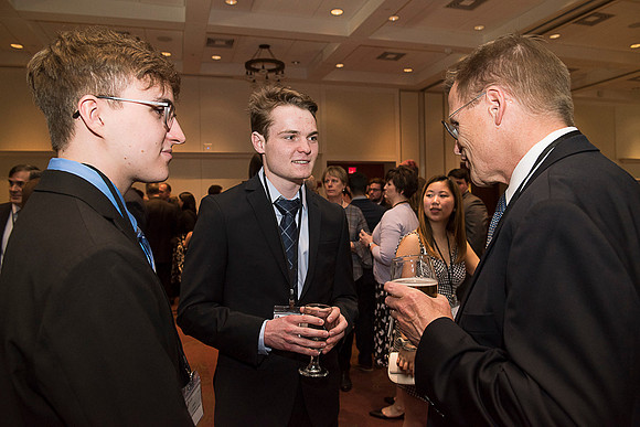 2019 PS&E Banquet 066 _ME47693 pre-dinner gathering