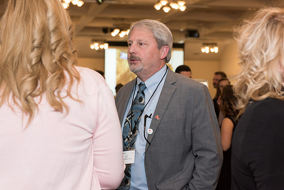 2018 PS&E Banquet 035 _ME44935 pre-dinner gathering