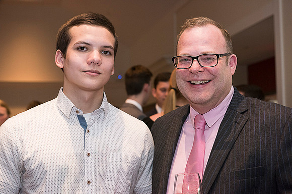 2019 PS&E Banquet 082 _ME47715 pre-dinner gathering