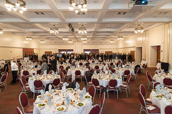 2018 PS&E Banquet 087 _ME38427 pre-dinner gathering