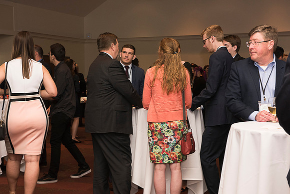 2019 PS&E Banquet 012 _ME47641 pre-dinner gathering