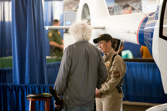 01 AirVenture 2016 Bahamas 033 _ME35470